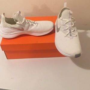 Women size 9 Nike Training Tennis Shoes